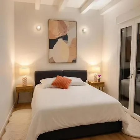 Maison Familiale A Loiron-ruille, 100 M² Vakantiehuis Loiron-Ruille