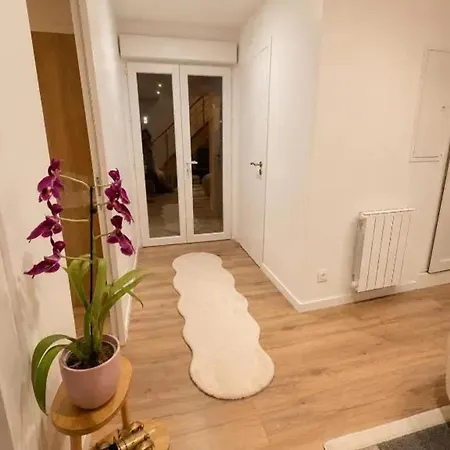 Maison Familiale A Loiron-ruille, 100 M² *